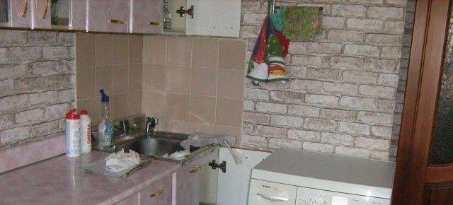 Сдается уютная однокомнатная квартира в Красноярске на улице Сурикова, 53. Общая площадь квартиры составляет 34 кв. м, жилая площадь — 20 кв. м, кухня — 7 кв. м. Расположена на 4 этаже 9-этажного дома. Идеальный вариант для тех, кто ищет комфорт и удобство в центре города.
Квартира с косметическим р