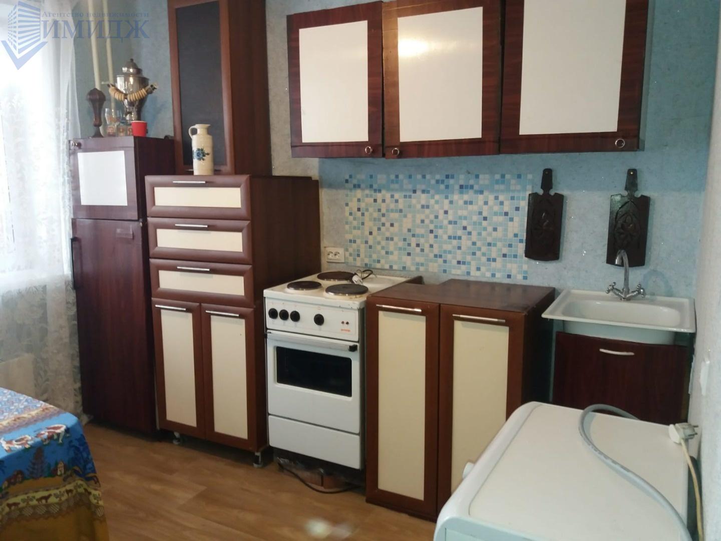 Фото реальные.
Сдам в аренду 1-комн. квартиру одному парню, мужчине.
Есть необходимая мебель и бытовая техника.
Собственник сдает  на длительный срок.
Свет, вода по счётчикам.
Вариант в наличии.
Звоните. Ответим на все вопросы.
Выездной риелтор!
Предоплату не берём. Оплата услуг после показа и подпи