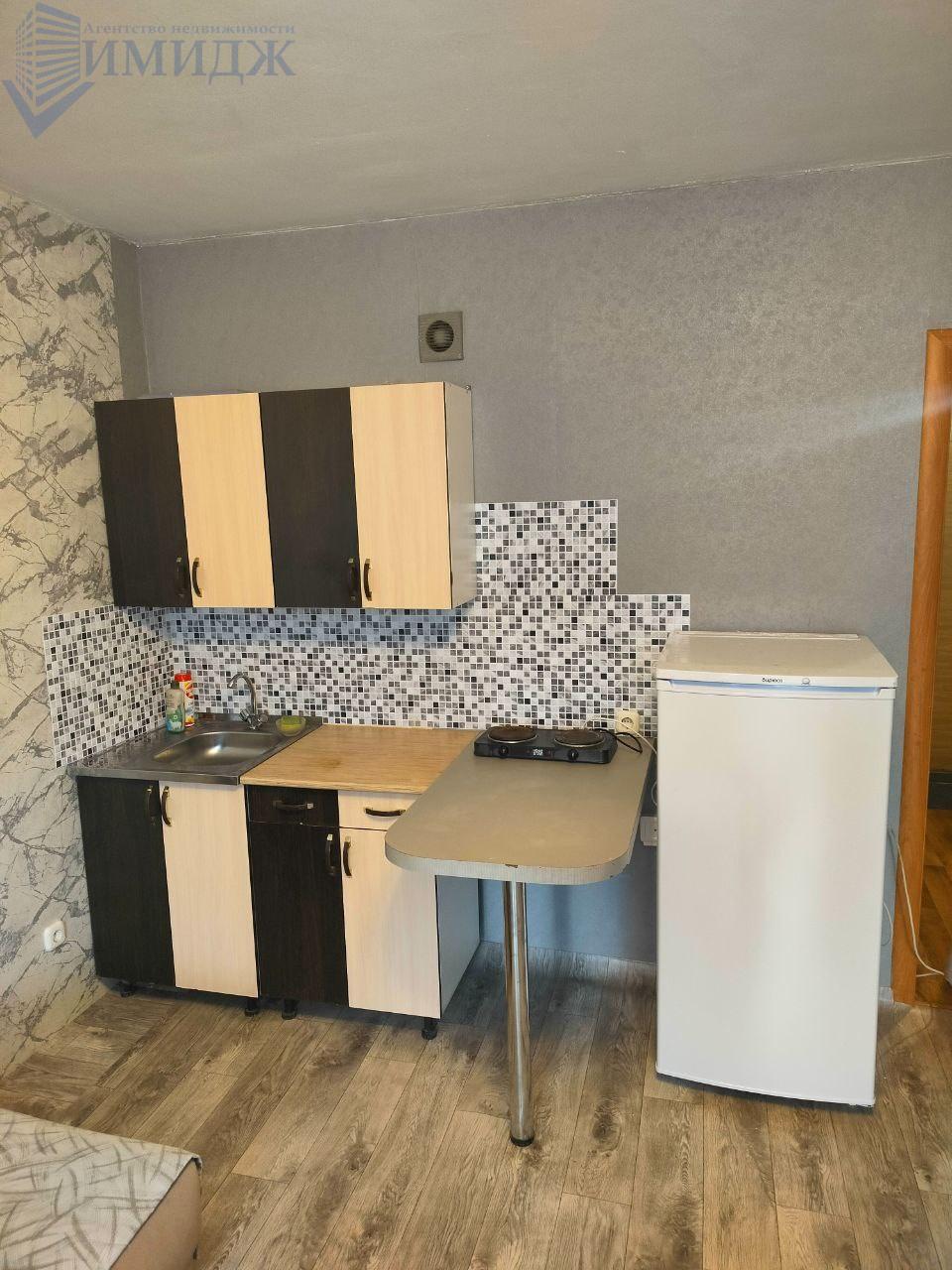 Фото реальные.
Сдам в аренду студию.
Есть вся необходимая мебель и бытовая техника.
Собственник сдает на длительный  срок.
Свет, вода по счётчикам.
Страховой депозит (залог) 10000 рублей
Вариант в наличии.
Звоните. Ответим на все вопросы.
Выездной риелтор!
Предоплату не берём. 
Оплата услуг после по