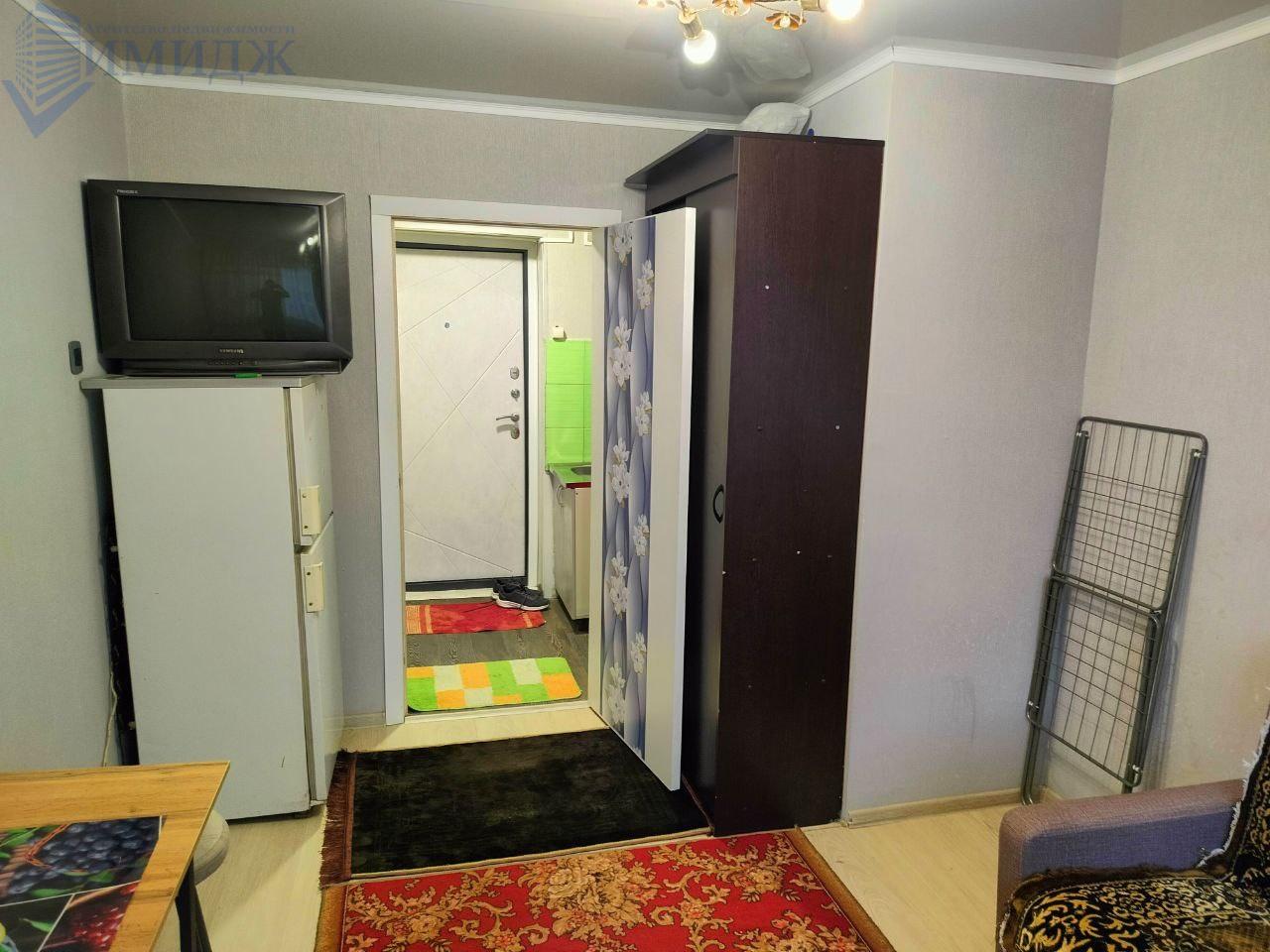 Фото реальные.
Сдам в аренду гостинку.
Есть вся необходимая мебель и бытовая техника.
Собственник сдает на длительный срок.
Плюсом только свет.
Страховой депозит (залог) 5000 рублей
Вариант в наличии.
Звоните. Ответим на все вопросы.
Выездной риелтор!
Предоплату не берём.
Оплата услуг после показа о