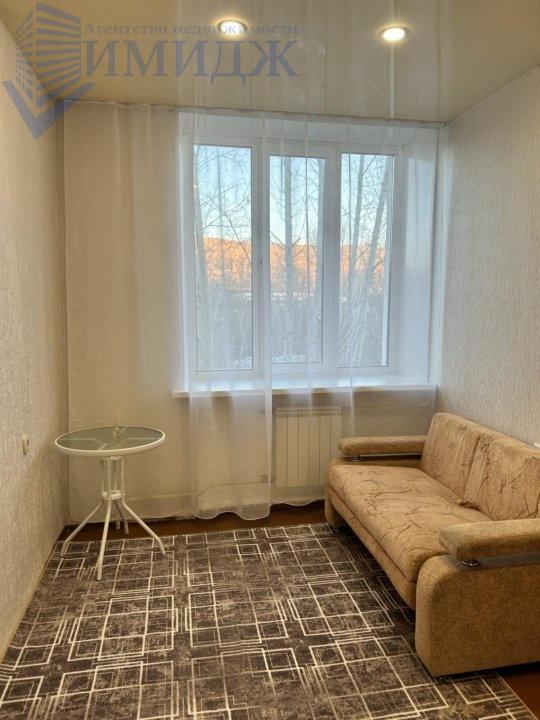 Сдам гостинку на длительный срок. Коммунальные услуги включены в арендные платежи. Свежий косметический ремонт. Без посредников. Есть плита, микроволновка.
Звоните. Ответим на все вопросы.
Выездной риелтор!
Предоплату не берём. 
Оплата услуг после показа объекта и подписания договора-найма!
Услуги а