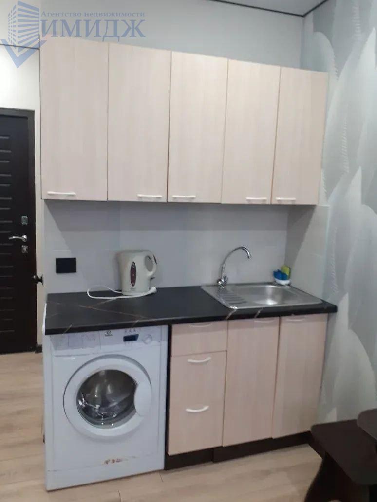 Фото реальные.
Всё включено.
Сдам в аренду гостинку.
Есть вся необходимая мебель и бытовая техника.
Собственник сдает на длительный  срок.
Вариант в наличии.
Звоните. Ответим на все вопросы.
Выездной риелтор!
Предоплату не берём. 
Оплата услуг после показа объекта и подписания договора-найма!
Услуги