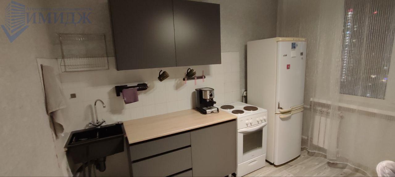 Фото реальные.
Всё включено.
Сдам в аренду 1-комн. квартиру.
Есть необходимая мебель и бытовая техника.
Стиральная машина по желанию 
Собственник сдает  на длительный срок.
Страховой депозит (залог) 15000 рублей.
Вариант в наличии.
Звоните. Ответим на все вопросы.
Выездной риелтор!
Предоплату не бер