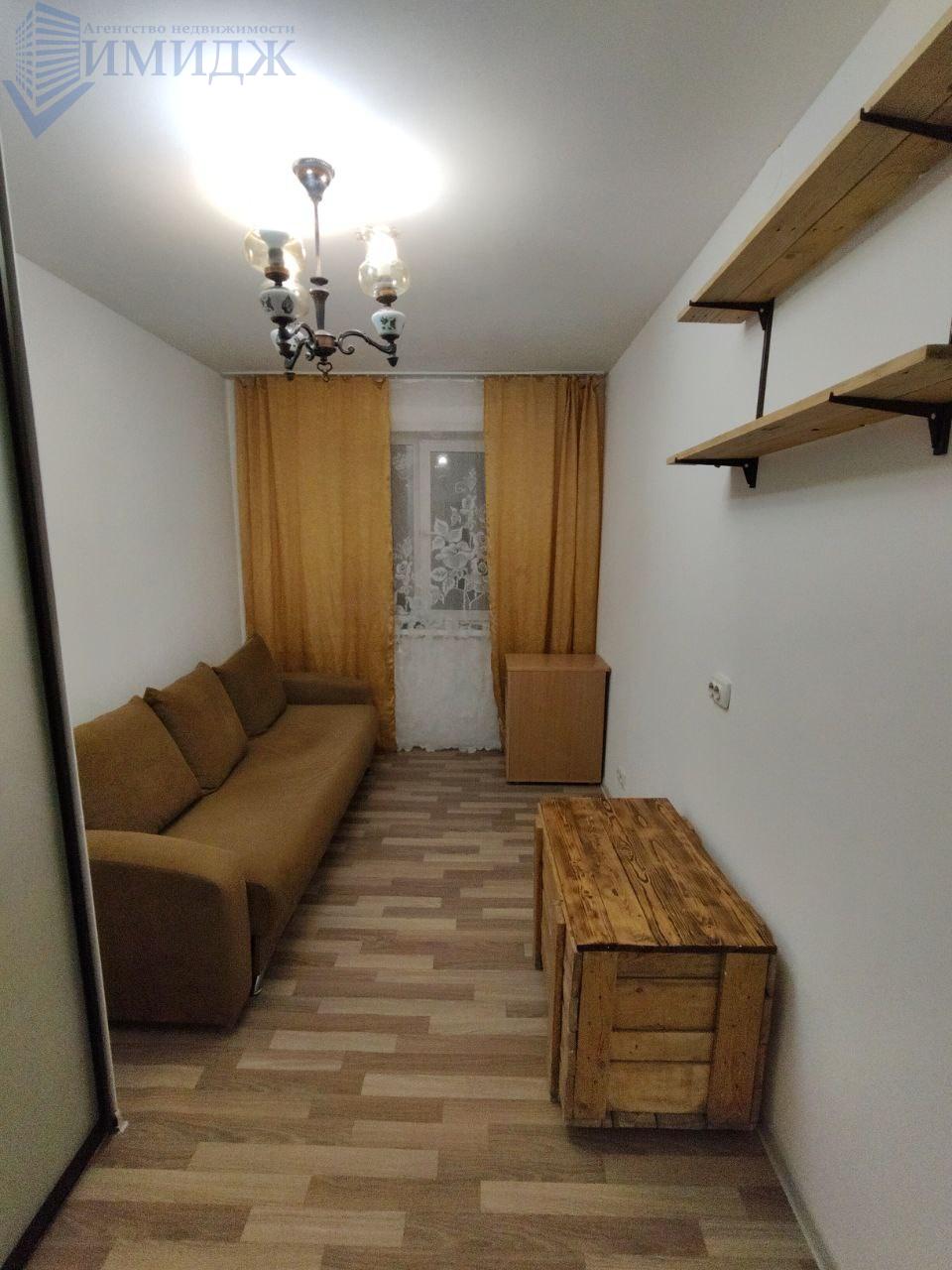 Фото реальные.
Сдам в аренду гостинку.
Есть вся необходимая мебель и бытовая техника.
Собственник сдает на длительный  срок.
Свет, вода по счётчикам.
Страховой депозит (залог) 5000 рублей
Вариант в наличии.
Звоните. Ответим на все вопросы.
Выездной риелтор!
Предоплату не берём. 
Оплата услуг после п