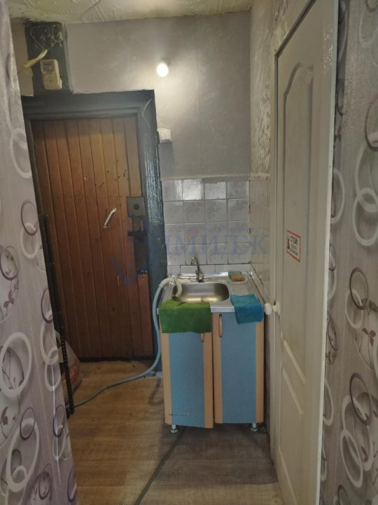 Сдам на длительный срок. Есть всё необходимое. Диван, холодильник, шкаф, стиральная машина, стол. 13000 плюс счётчики вода свет. Залог 5000
Звоните. Ответим на все вопросы.
Выездной риелтор!
Предоплату не берём. 
Оплата услуг после показа объекта и подписания договора-найма!
Услуги агентства недвижи