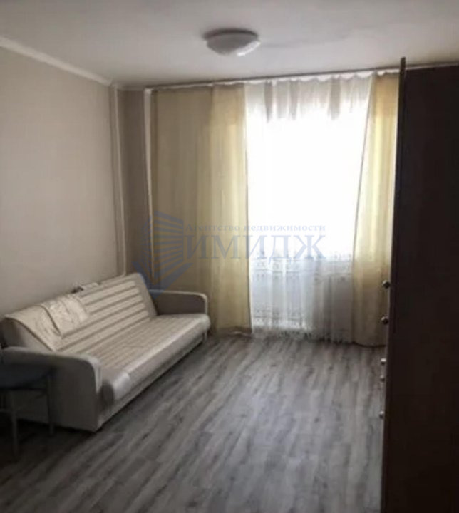 Сдам на длительный срок квартиру, коммунальные платежи входят в аренду, есть вся необходимая бытовая техника и мебель, оплата помесячно.
Звоните. Ответим на все вопросы.
Выездной риелтор!
Предоплату не берём. 
Оплата услуг после показа объекта и подписания договора-найма!
Услуги агентства недвижимос