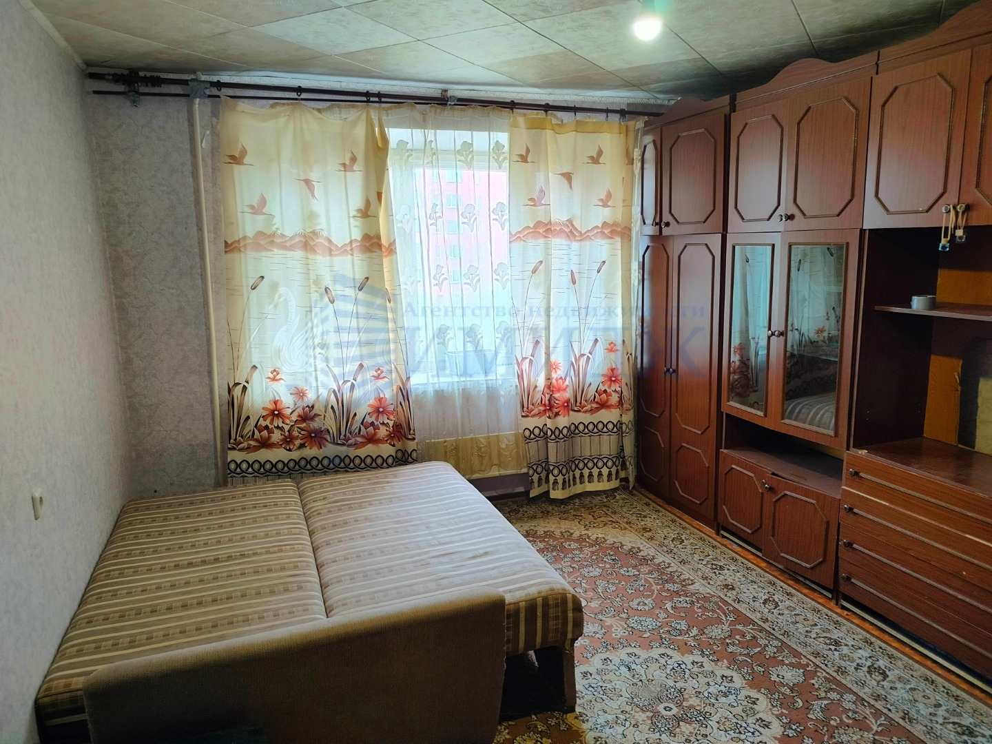 Фото реальные.
Сдам в аренду 1-комн. квартиру.
Есть необходимая мебель и бытовая техника.
Собственник сдает  на длительный срок.
Свет, вода по счётчикам.
Вариант в наличии.
Звоните. Ответим на все вопросы.
Выездной риелтор!
Предоплату не берём. Оплата услуг после показа и подписания договора-найма
У